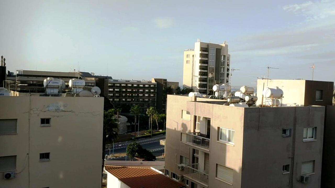 Fantastic 1 Bed Apartment By The Sea Opposite 4 Seasons Limassol Exteriör bild