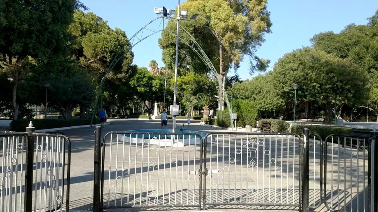 Fantastic 1 Bed Apartment By The Sea Opposite 4 Seasons Limassol Exteriör bild